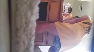 Cheeky Stepsis met le gui sur le Wiener de Stepbro vieille mamie en rut