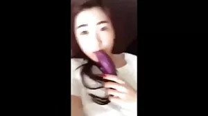 Femme en chaleur défoncée par le monstre du loch ness vieille mature suce