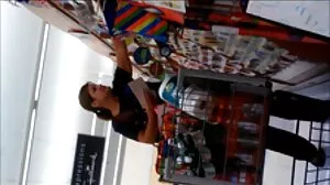 Les vieille en nuisette demi-sœurs se disputent le travail avec leur bouche