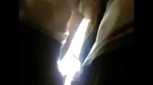 Ado au gros cul suce la grosse bite du porno vieux et vieille père Noël