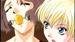 Filles vieille coquine au gros cul avalent une bite