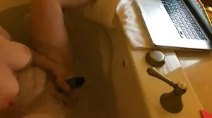 Plusieurs orgasmes engourdissants vieille en porno intenses avec le maigre Kyler Quinn