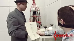 Le défi les vieilles femmes porno de la gorge profonde d'Angel