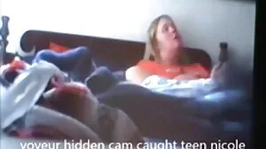 La vieille soumise jolie teen Athena Faris se propage largement pour le pénis