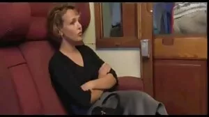 Pigtailed Colleen est vieilles femmes francaises assez bonne pour passer le casting porno