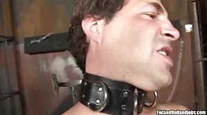 MYLF - Une porno vieille chaude MILF mature et épaisse met un jouet dans sa chatte