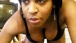 mignon asiatique poussin aime sex femme vielle pour lécher