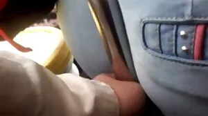 Cul rond porno vieilles parfait de poussin exotique rebondit sur Dick