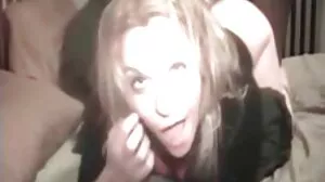 Cutie tatoué mince porno vieilles femmes poilues cuillère par BAE