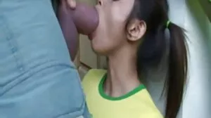 Cutie teen maigre baise vidéos vieilles femmes et avale son sperme