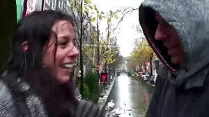 Salope porno mamie vieille blonde baisée par un nain à grosse bite