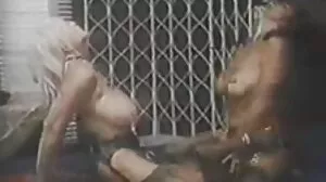 Le visage de sa belle-fille éclaboussé de film porno vieille avec jeune sperme