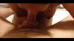 La blonde athlétique Shona donne un vieille femme chaude footjob sensuel en POV