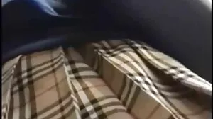 La cosplayeuse de vieille femme nue Sailor Moon se fait crémer le visage