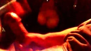 Kinky Big Tit esclaves se font vieille mature solo fesser et lécher