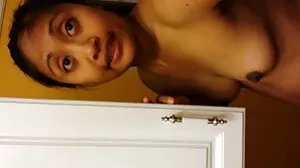 Cuiller de manière sensuelle après porno noir vieille la fête