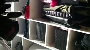 Lily Adams baisée par un entraîneur sexe vieille de tennis déchiré