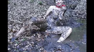 La baby-sitter prend un vieille cochonne sexy dur coup dans sa chatte humide