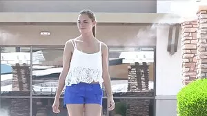 GIRLSRIMMING - Méchant rimjob au bureau avec la porno vieille blonde blonde aux gros seins Sharon White