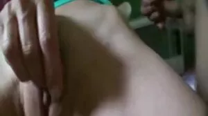 BFFS - Hot Girlfriend invite ses merveilleuses meilleures amies et s'habille en vieilles gouines porno lingerie sexy pour son petit ami