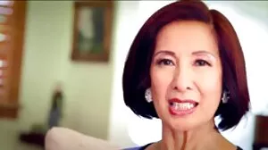 un une vieille se fait baiser par un jeune mec de la grande-bretagne baise ébène dans la cuisine