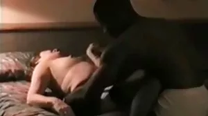 Sexy Shawty reçoit une grosse sexe vieille lesbienne charge dans des cheveux impressionnants!