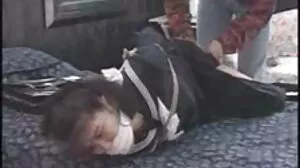 Une MILF espagnole vigoureuse se vieilles poilues francaises fait prendre par une grosse bite noire