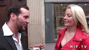 La chatte serrée sexe de vieille d'Alina West se fait percer profondément