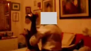 Bite dure et un coup d'huile pour une vraie salope tres vieille suceuse Lena Paul