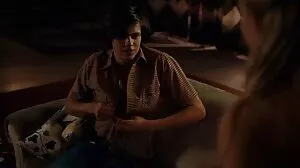 Une ado adore l'anal et les selfies vieille et le sexe