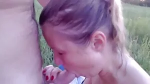 MyDirtyHobby - video vieille mature Fiona Fox a son gros butin qui sort pendant qu'elle nettoie les escaliers et son petit ami ne peut pas R