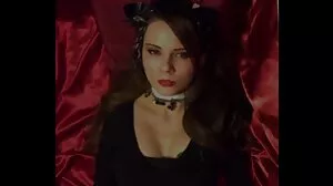 Nata a besoin d'un soumis pour son jouet sexuel et fait appel à vieille mature cougar vous