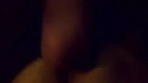 La MILF en chaleur Ariella Ferrera porno lesbienne vieille suce une bite pour Noël