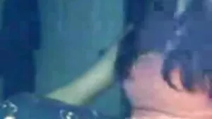 Nikki aime le Weenie qui lui est vieille en manque de sexe présenté