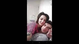 Jeune poussin vieille sex a un tour ou deux dans son pantalon